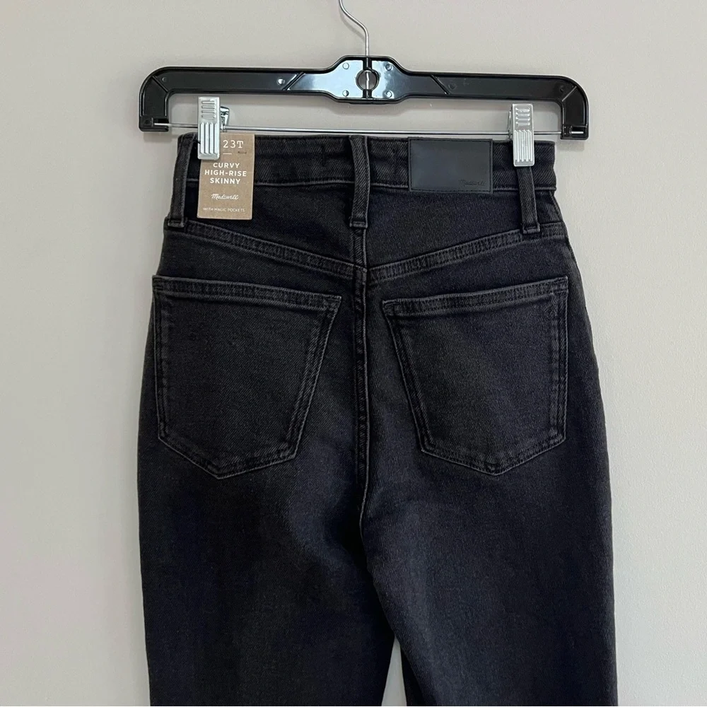 Madewell NWT Tall Curvy High-Rise Skinny Jeans in Starkey Black Wash, size 23T